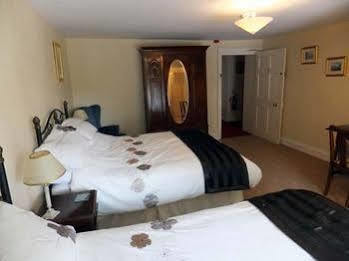 Inn The Greyhound