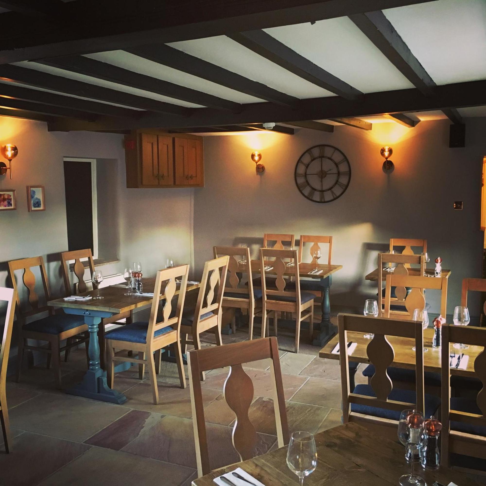 Inn The Greyhound 3*